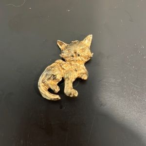 Cat pin/ necklace piece